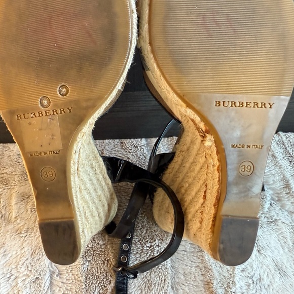 VINTAGEđź’•Burberry Black Nova Check Patent Leather Ankle Strap Espadrille Wedges - Picture 12 of 14